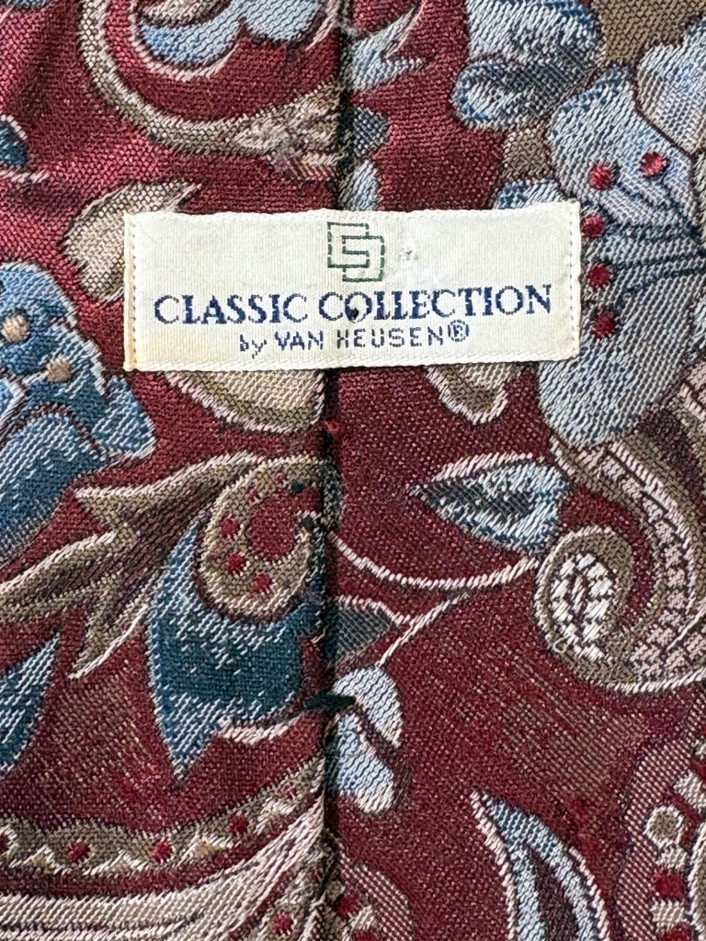 Van Heusen Classic Collection Vintage Paisley Tie